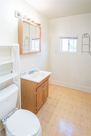 5934 Madden, Los Angeles, CA 90043