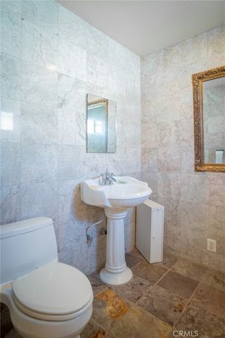 5934 Madden, Los Angeles, CA 90043