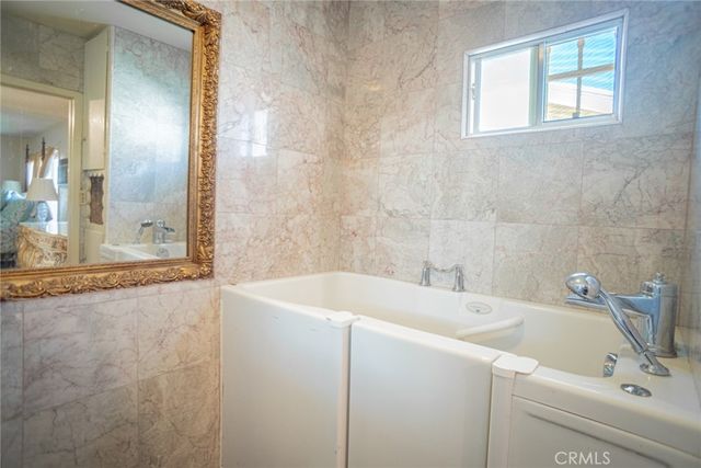 5934 Madden, Los Angeles, CA 90043