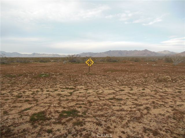 22000 Lorraine Avenue, Lucerne Valley, CA 92356