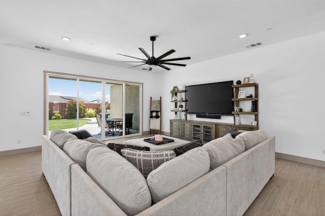 20123 Pescara Lane, Friant, CA 93626