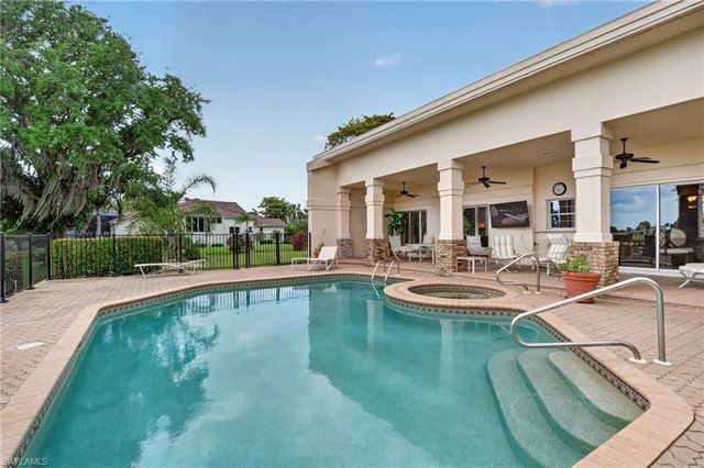 16031 Forest Oaks DR, Fort Myers, FL 33908