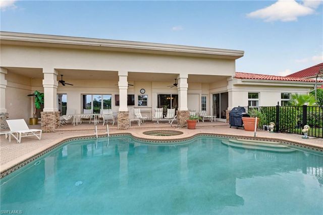16031 Forest Oaks DR, Fort Myers, FL 33908