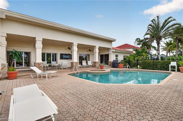 16031 Forest Oaks DR, Fort Myers, FL 33908