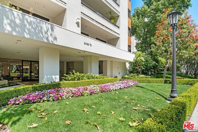 2132 Century Park Lane 103, Los Angeles, CA 90067