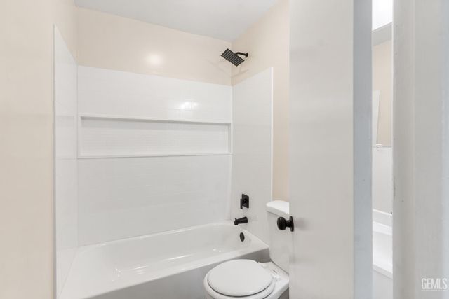 710 Washington Avenue, Bakersfield, CA 93308