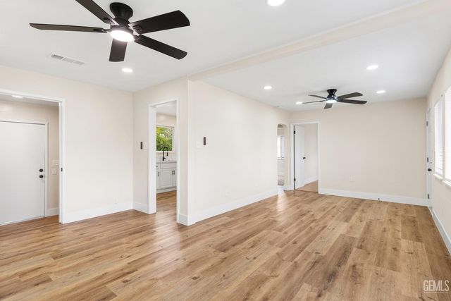 710 Washington Avenue, Bakersfield, CA 93308