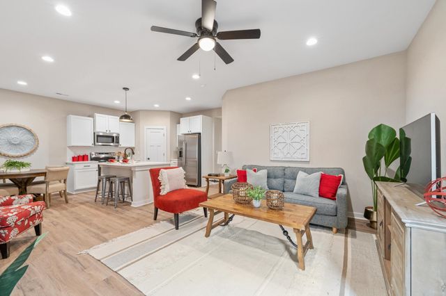 2861 S Cedar Crest Ct, Wichita, KS 67215