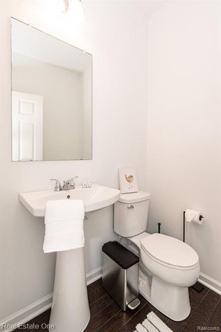 201 Beechview Drive, Rochester, MI 48306