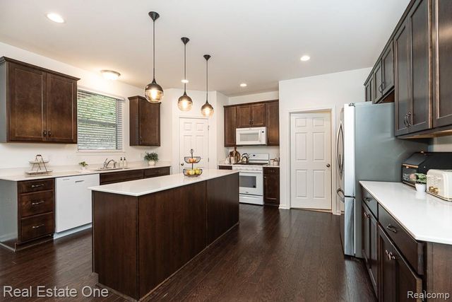 201 Beechview Drive, Rochester, MI 48306