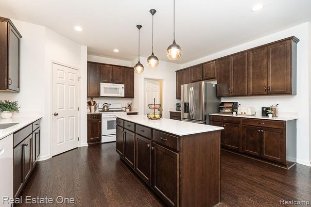 201 Beechview Drive, Rochester, MI 48306