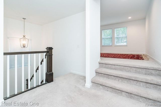 201 Beechview Drive, Rochester, MI 48306