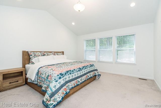 201 Beechview Drive, Rochester, MI 48306