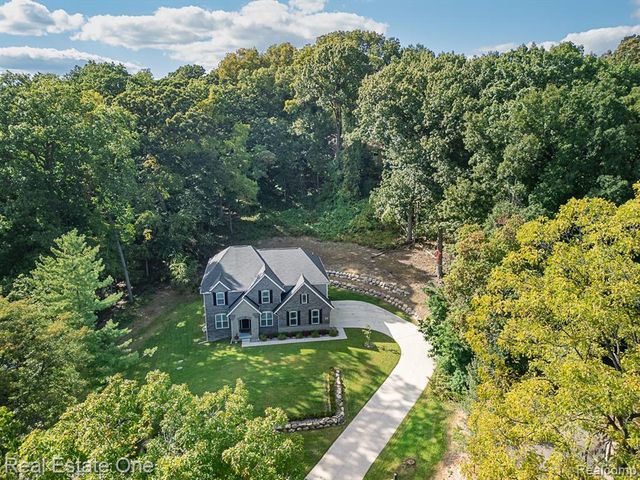 201 Beechview Drive, Rochester, MI 48306
