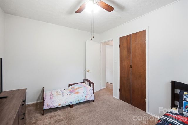 233 Scottie Place, Charlotte, NC 28217