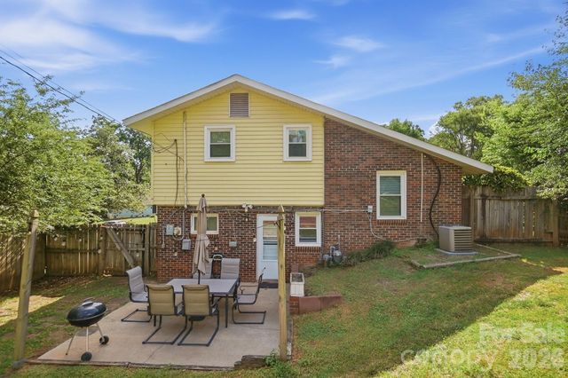 233 Scottie Place, Charlotte, NC 28217