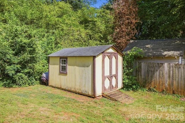 233 Scottie Place, Charlotte, NC 28217