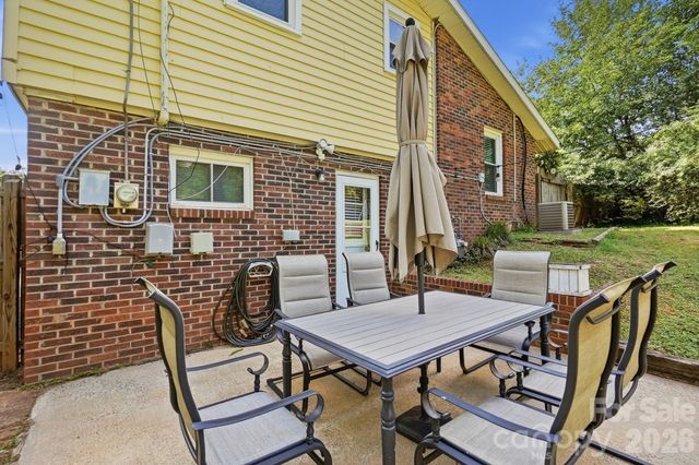 233 Scottie Place, Charlotte, NC 28217
