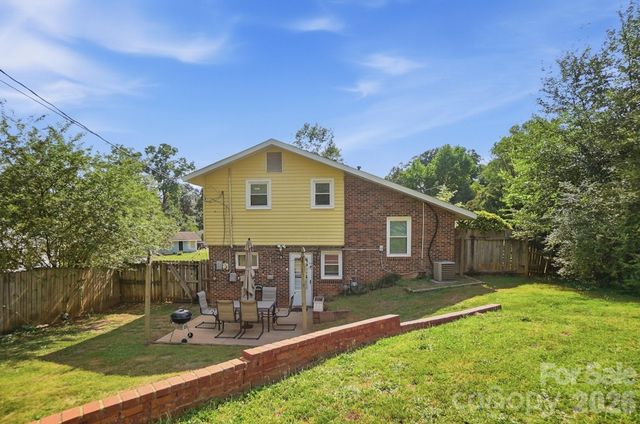 233 Scottie Place, Charlotte, NC 28217