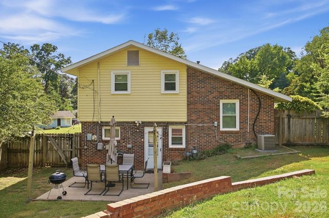 233 Scottie Place, Charlotte, NC 28217