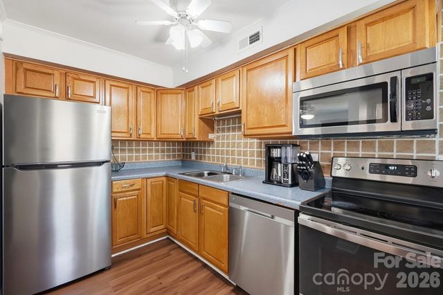 233 Scottie Place, Charlotte, NC 28217