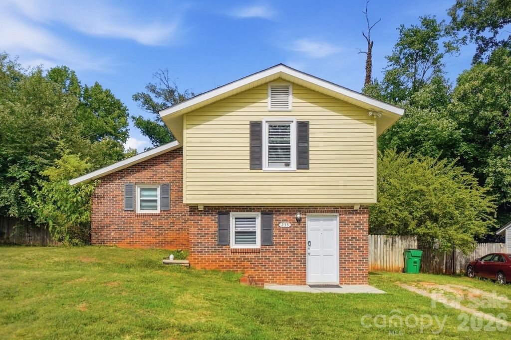 233 Scottie Place, Charlotte, NC 28217