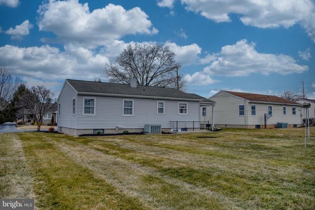 420 E MAPLE ST, Cleona, PA 17042