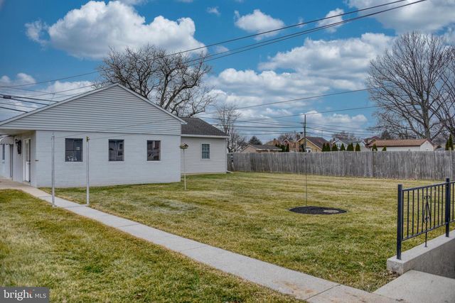 420 E MAPLE ST, Cleona, PA 17042