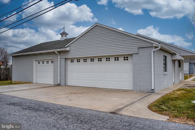 420 E MAPLE ST, Cleona, PA 17042