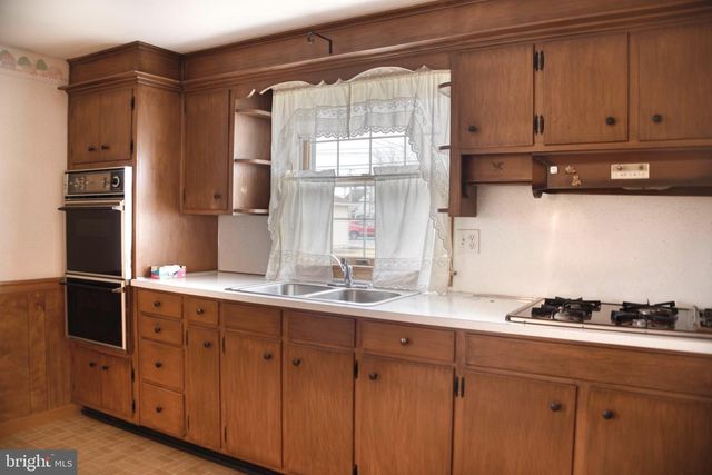 420 E MAPLE ST, Cleona, PA 17042