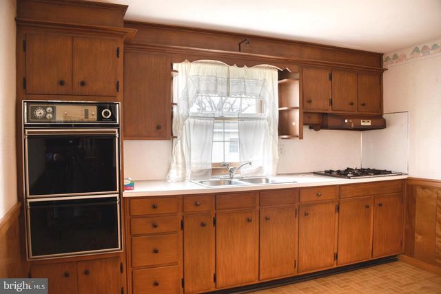 420 E MAPLE ST, Cleona, PA 17042