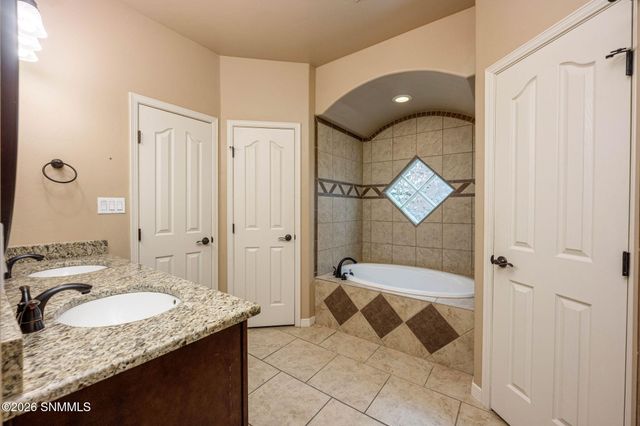 3584 Sierra Bonita Avenue, Las Cruces, NM 88012