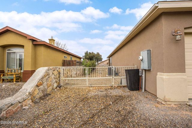 3584 Sierra Bonita Avenue, Las Cruces, NM 88012