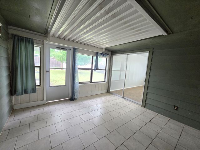 509 Arbor Lane, Lancaster, TX 75134