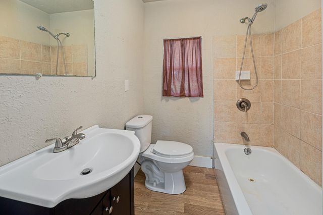 322 Blanco ST, Luling, TX 78648