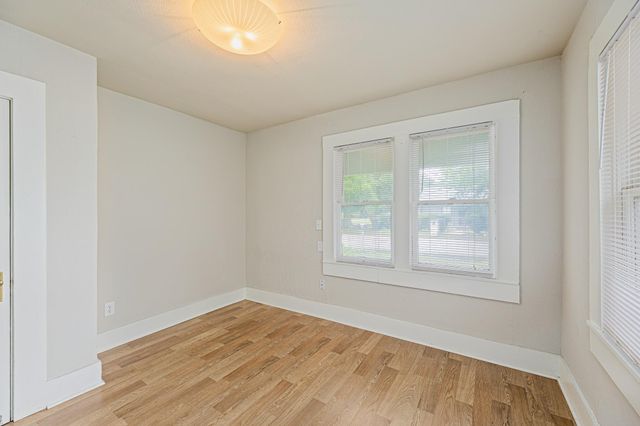 322 Blanco ST, Luling, TX 78648