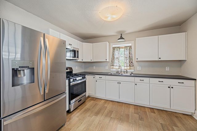 322 Blanco ST, Luling, TX 78648