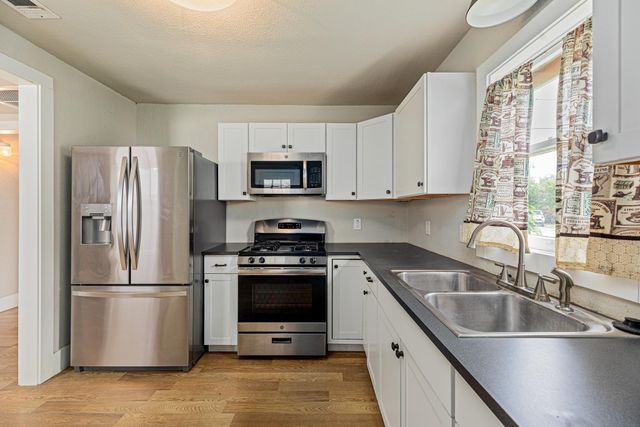 322 Blanco ST, Luling, TX 78648