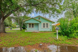 322 Blanco ST, Luling, TX 78648