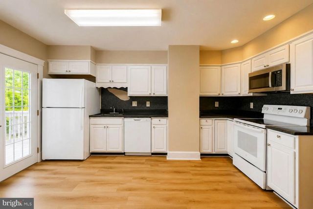 411 N ROCK GLEN RD, Baltimore, MD 21229