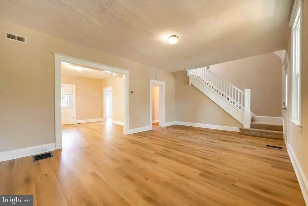 Image 10 of property listing at 411 N ROCK GLEN RD, Baltimore, MD 21229