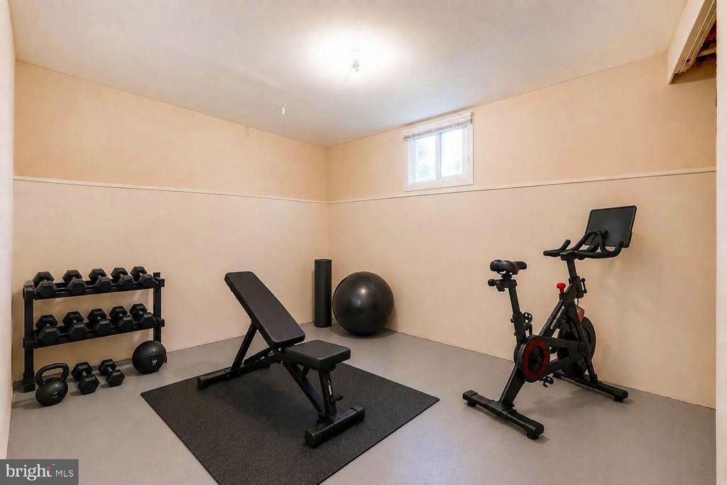 Image 26 of property listing at 411 N ROCK GLEN RD, Baltimore, MD 21229