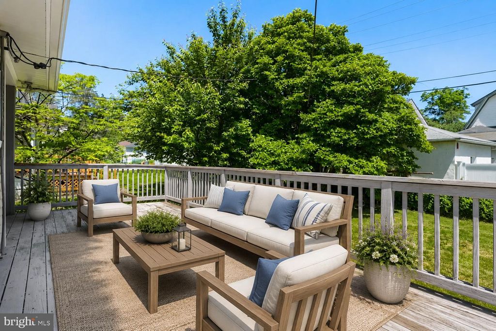 Image 29 of property listing at 411 N ROCK GLEN RD, Baltimore, MD 21229