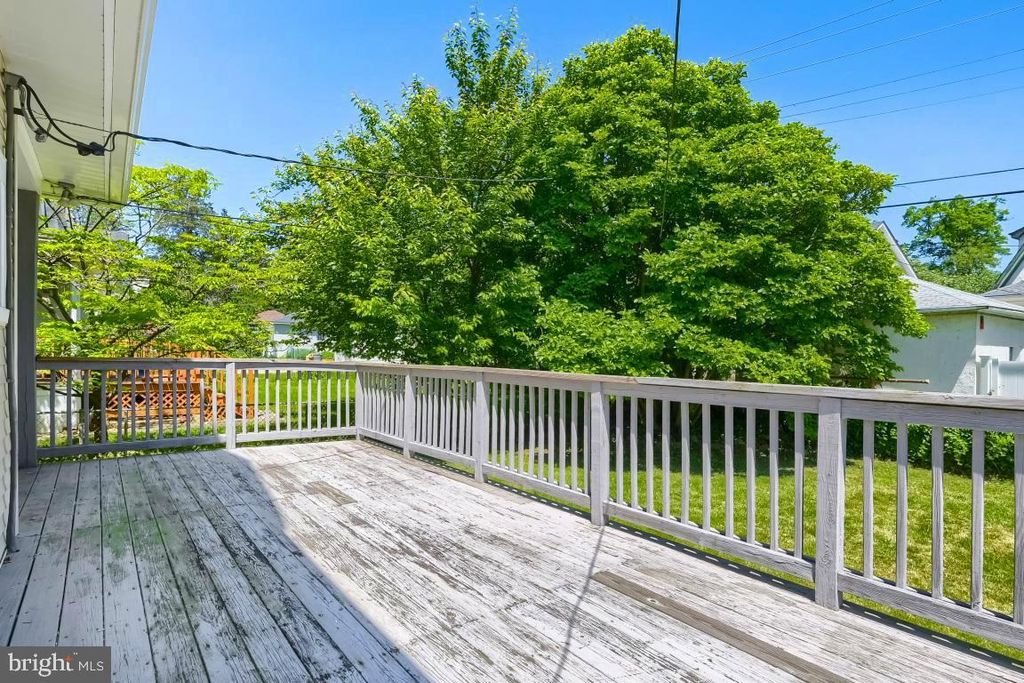 Image 30 of property listing at 411 N ROCK GLEN RD, Baltimore, MD 21229
