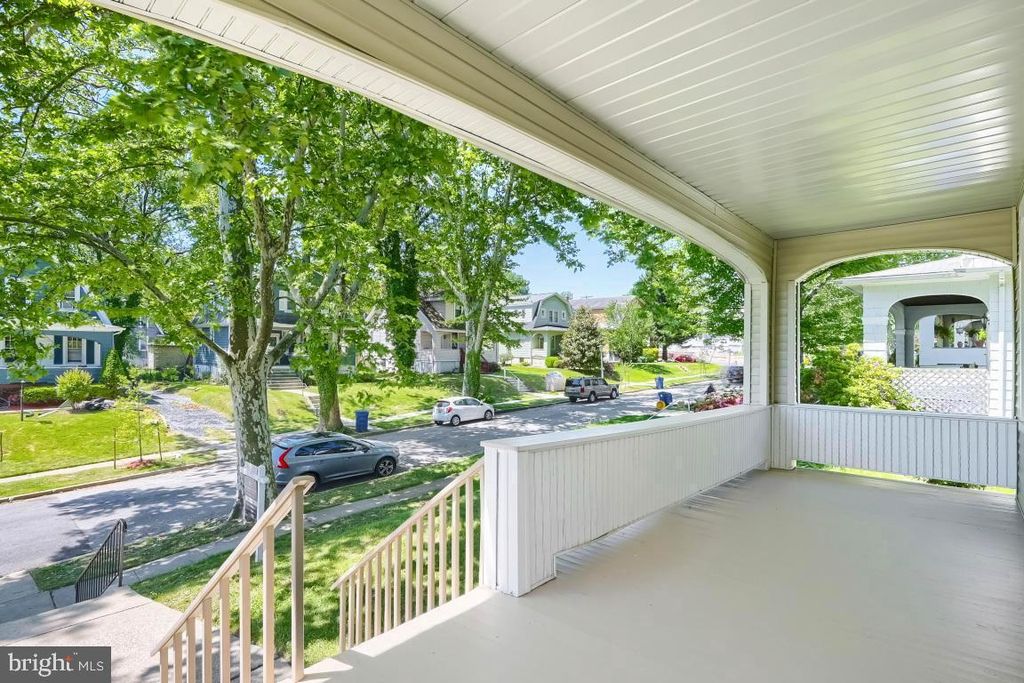 Image 5 of property listing at 411 N ROCK GLEN RD, Baltimore, MD 21229