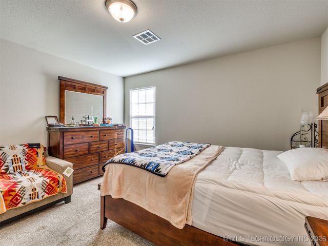 9333 S 255th East Avenue, Broken Arrow, OK 74014