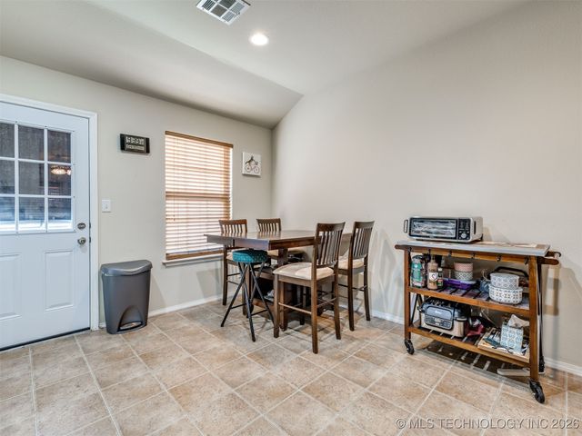 9333 S 255th East Avenue, Broken Arrow, OK 74014