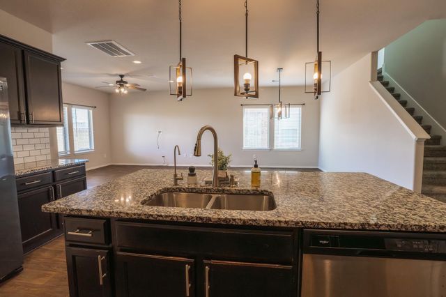 939 Petunia Falls Lane, Rosharon, TX 77583