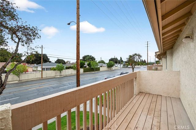 11360 166th 10, Cerritos, CA 90703