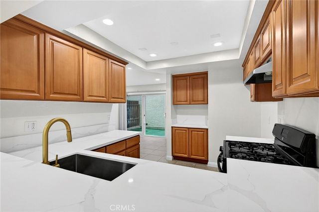 11360 166th 10, Cerritos, CA 90703
